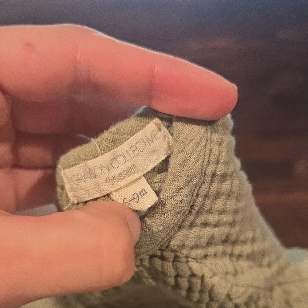 ​Grayson Collective Sage Green Gauze Muslin Romper 6-9M